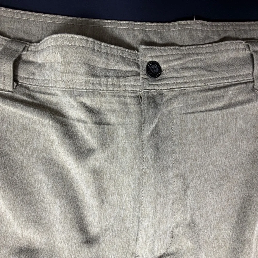 Magellan Outdoors Aransas Pass Hybrid Fish Gear Shorts Size 40